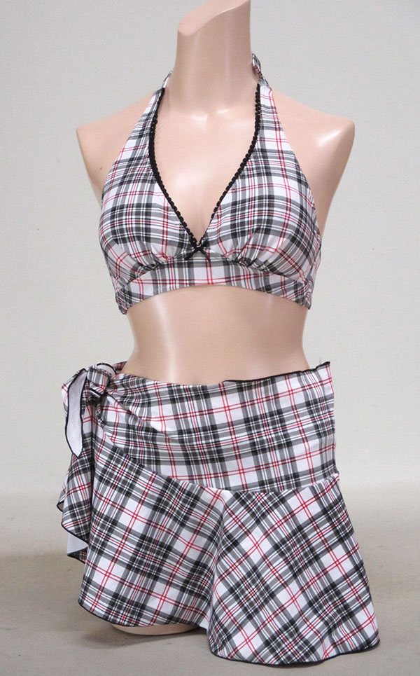 カジュアル水着（ビキニ・サロン付き）