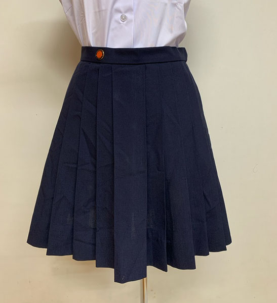 スクールスカート（校章バッチ付）
